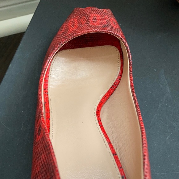 4” Red snake print Hugo Boss peep toes - Picture 8 of 8